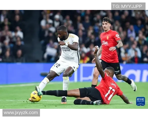 涅波沃米采与苏瓦乌基的精彩对决揭示足球战术与团队合作的魅力